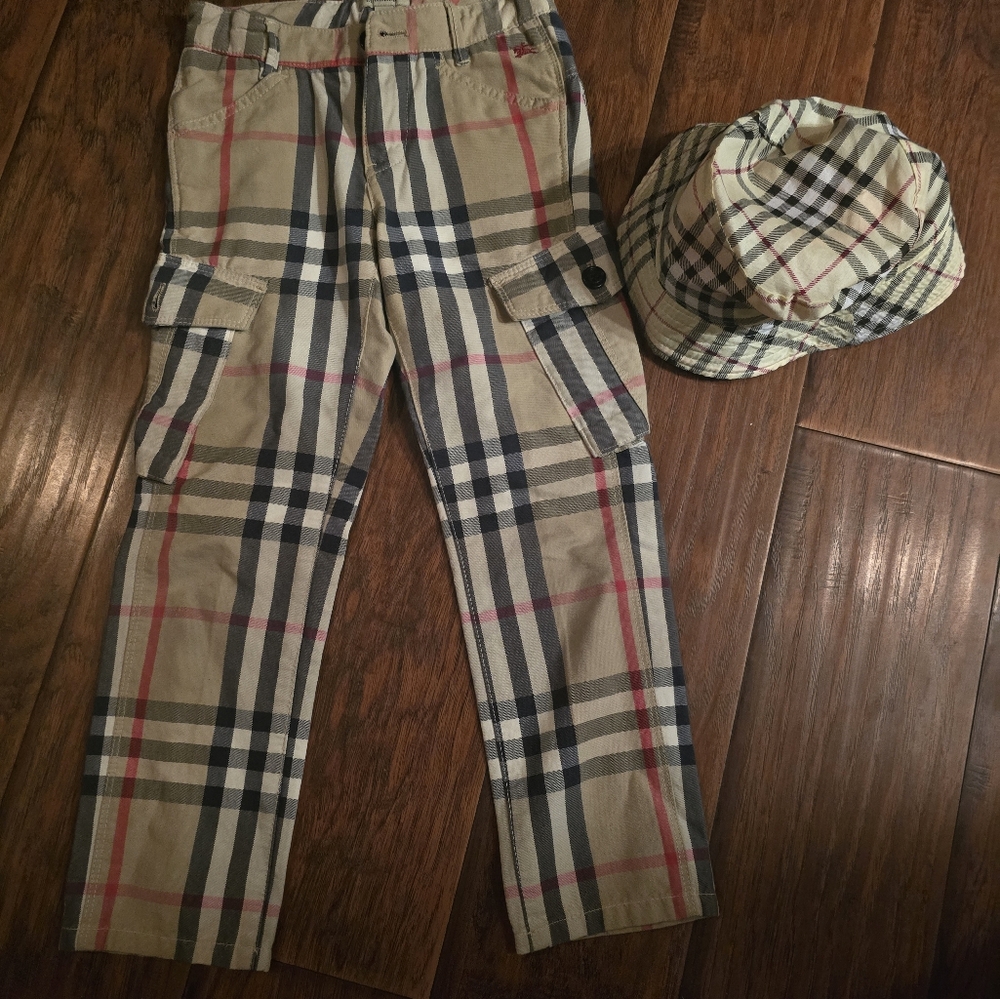 Burberry kids pants w/hat